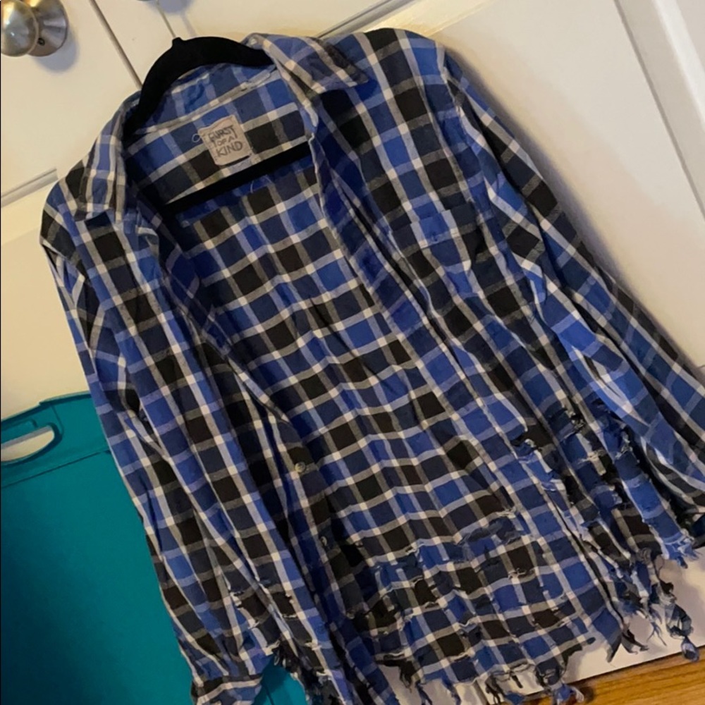 Women’s distressed flannel